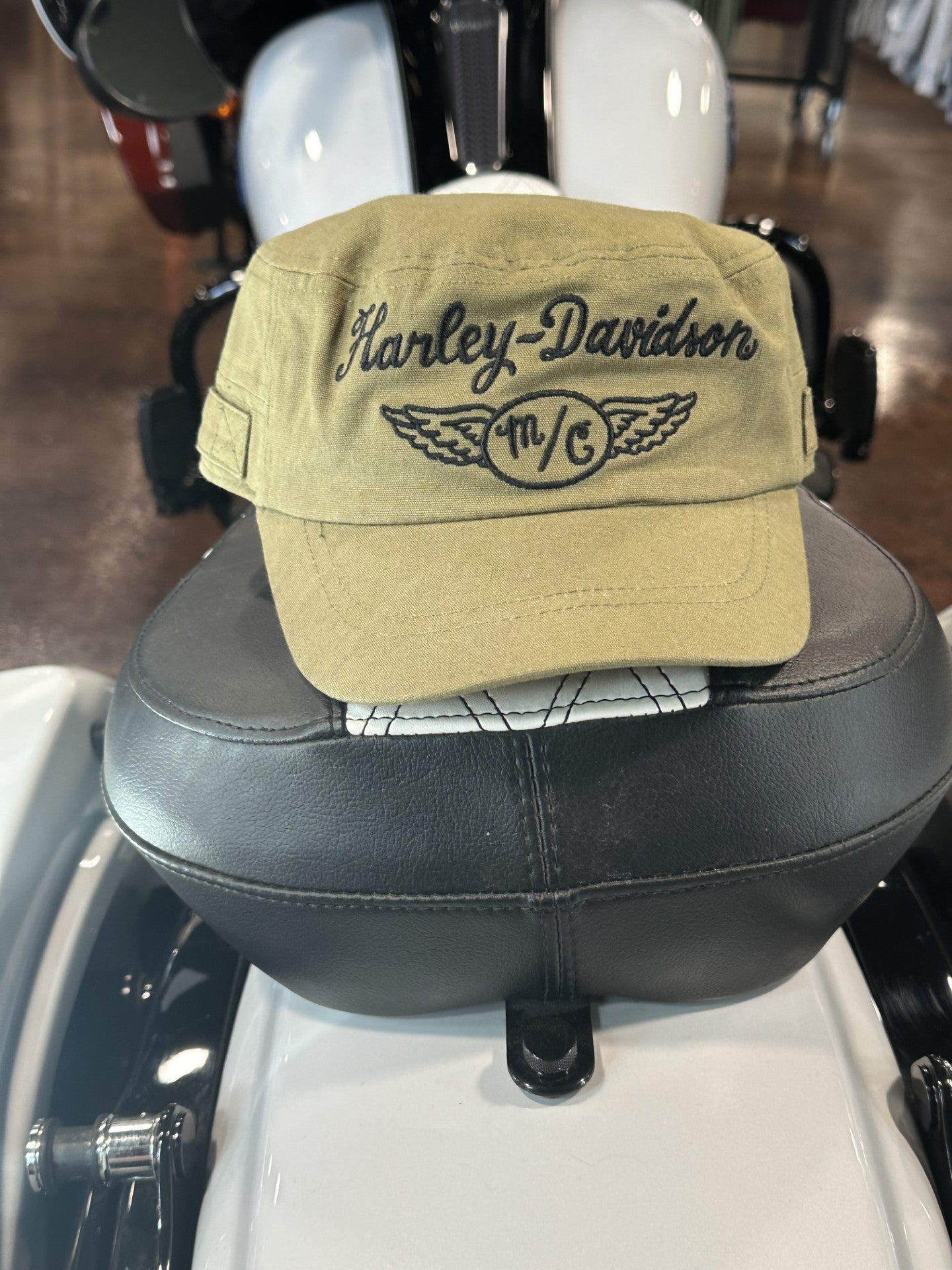*Women's HD "Flat Top Woven" Green Hat